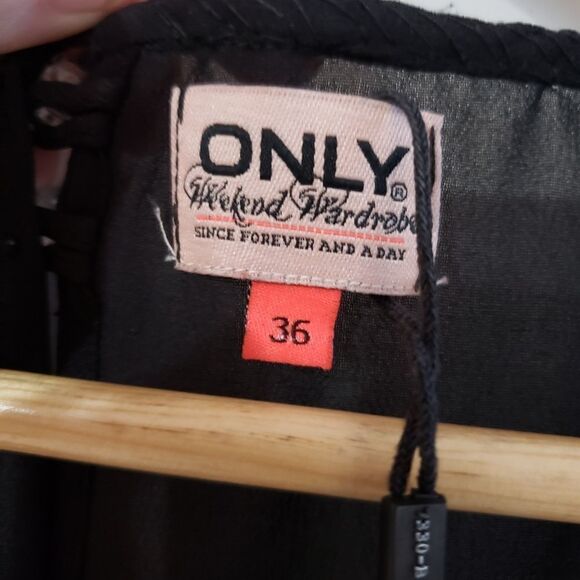 Only Sleeveless Fit & Flare Black LBD Size 6 Dress NWOT - Picture 10 of 10